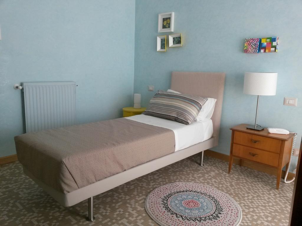 Bed and Breakfast Garibaldi R&B Messina Zimmer foto