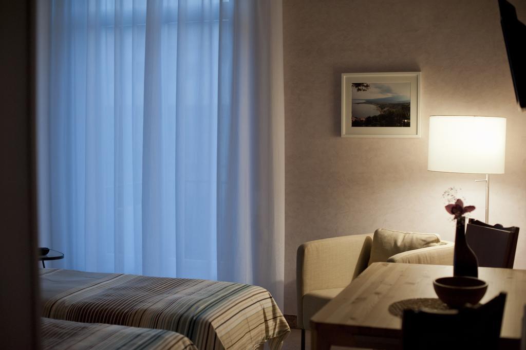 Bed and Breakfast Garibaldi R&B Messina Zimmer foto